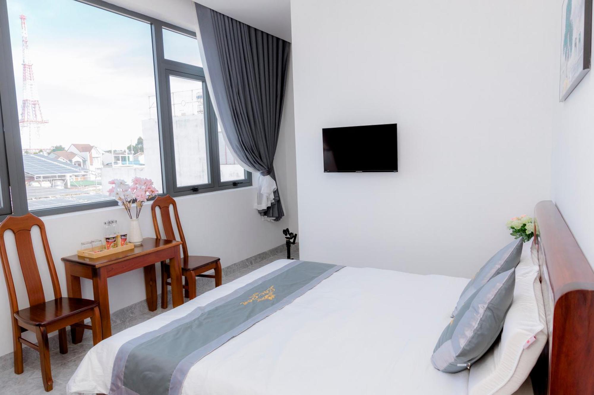 Loc Son Hotel Buôn Ma Thuột Esterno foto